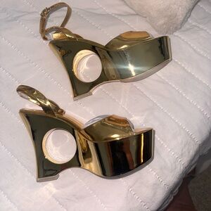 Jeffrey Campbell Dream On Gold patent heels size 6.5